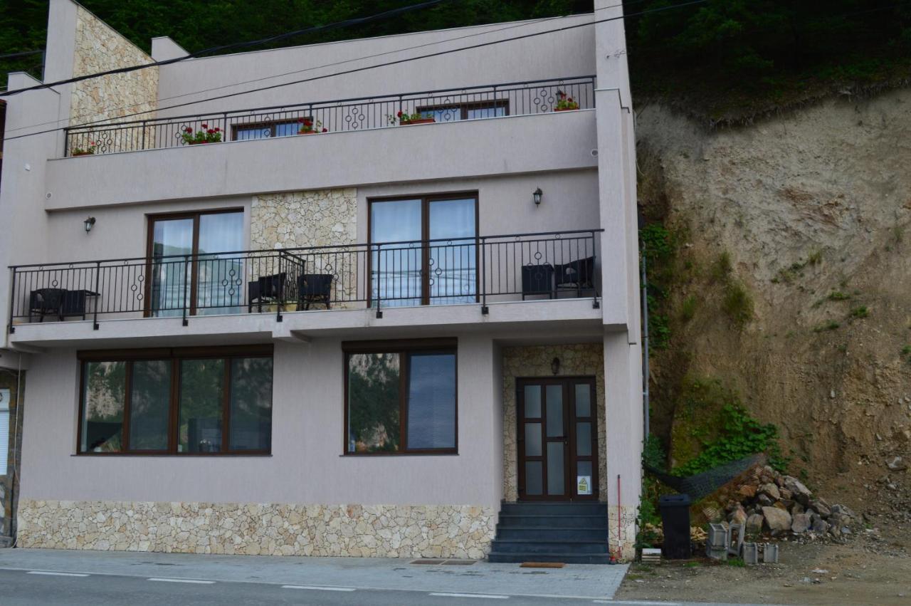Casa Cattaleya Hotel Dubova Bagian luar foto